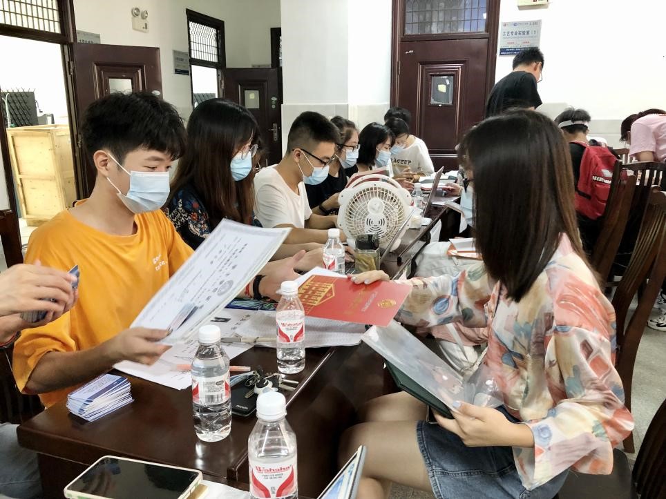 化院喜迎新  迎新新气象